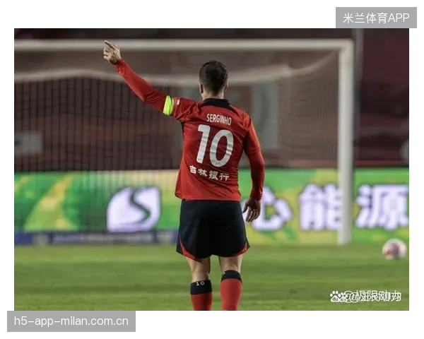 主帅亲自参与引援会议，目标曝光！球队未来迎来新突破